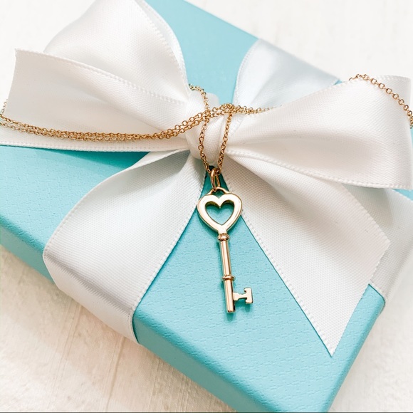 Tiffany & Co. Tiffany Keys Heart Key Pendant 18k - Picture 5 of 8